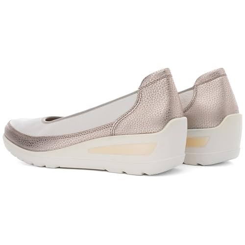 Women's Closed-Toe Pumps